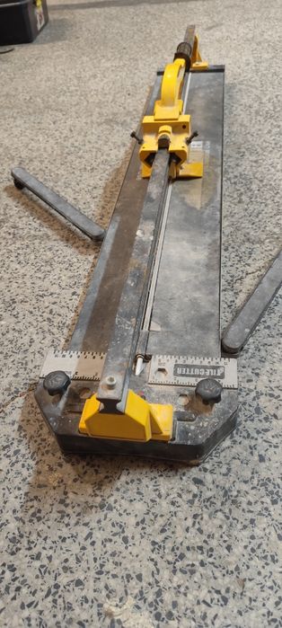 Машина за рязане на теракот и фаяс