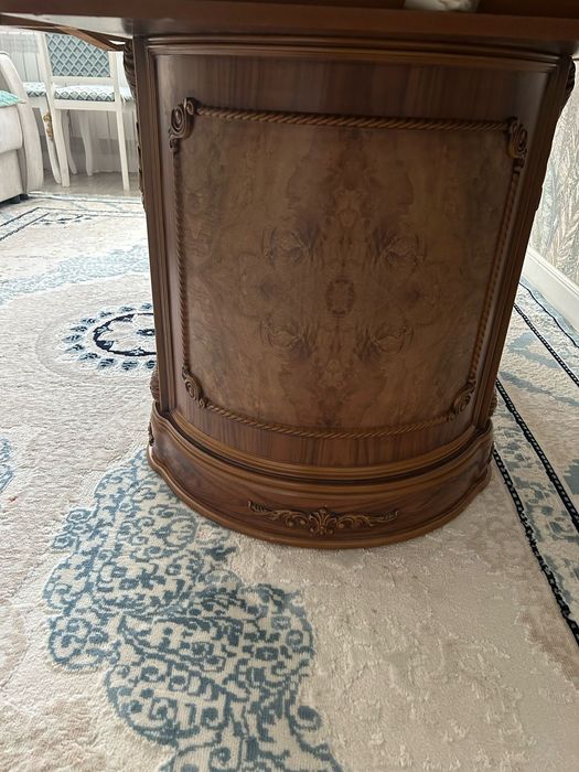 Продам итальянский стол