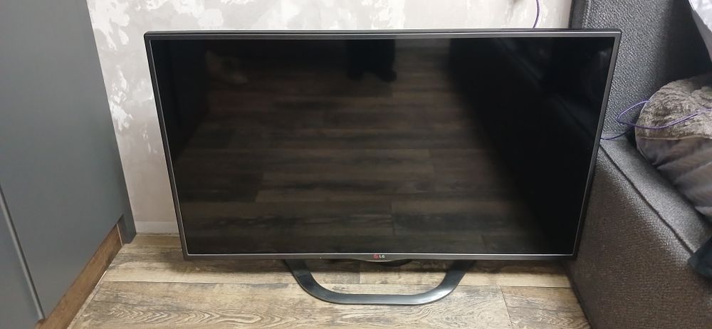 Телевизор LG  в хорошем состоянии