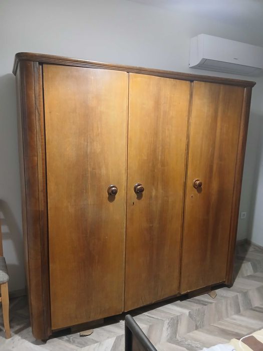 Гардероб трикрилен