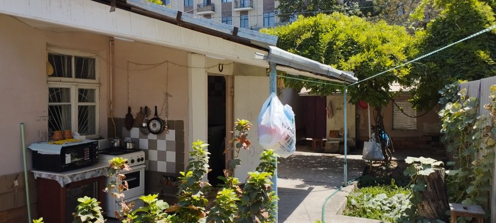 Продаётся свой дом на первой линии ул. Боку-100а линии улицы Боку Яшна