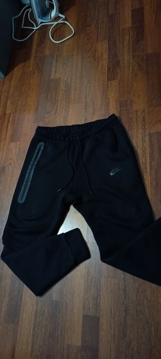 Pantaloni Nike tech L
