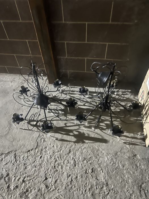 Продам люстры 2шт