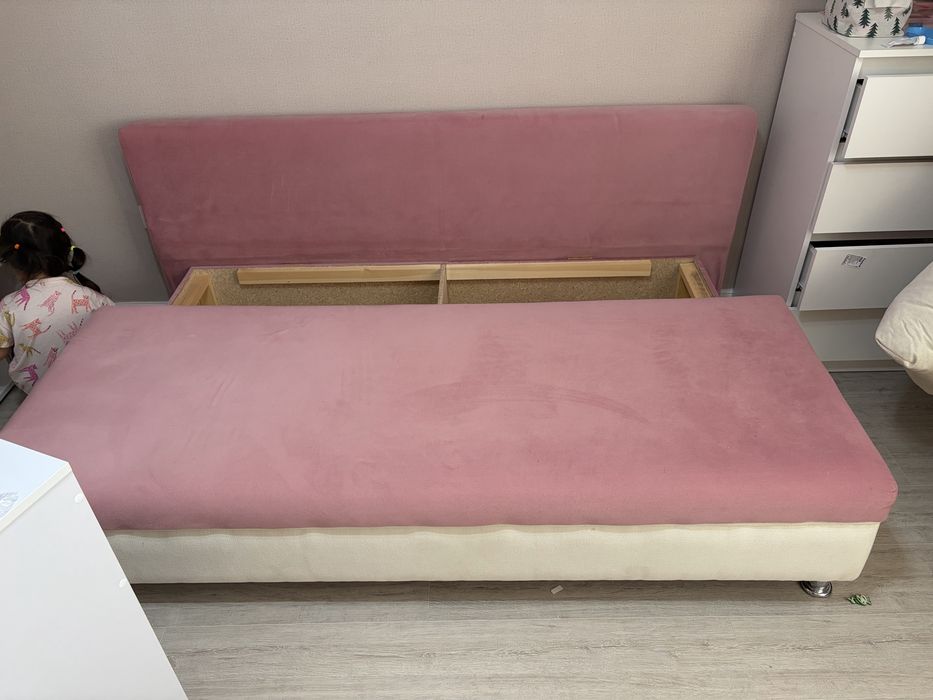 Продам диван тахта