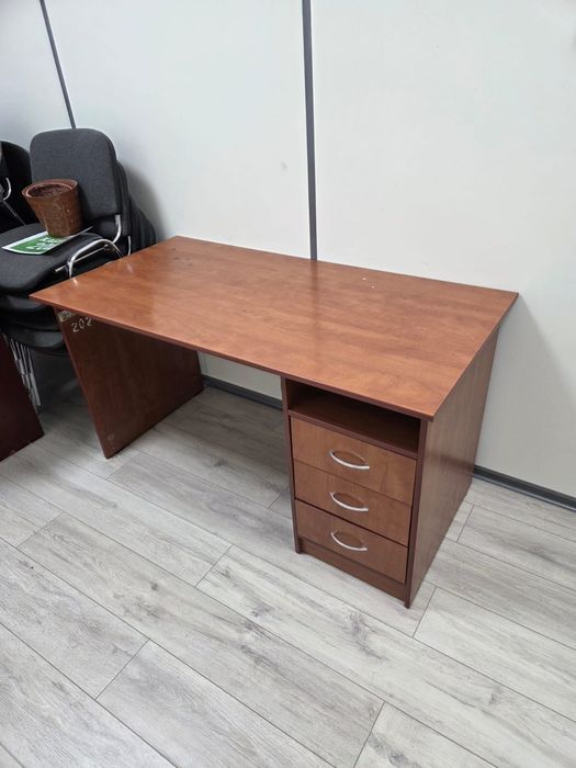 Продам Офисную мебель