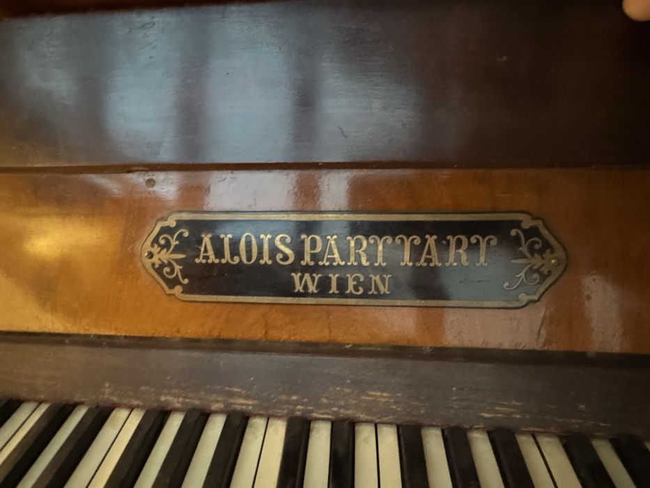 Pian vertical vechi Alois Parttart Wien