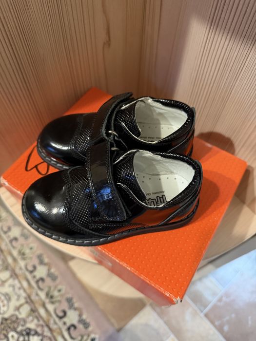 Продам туфельки на мальчика