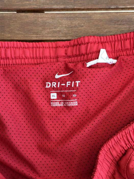 Мъжки къси панталони NIKE (Dri-FIT / Running) - размер L, Отлично състояние