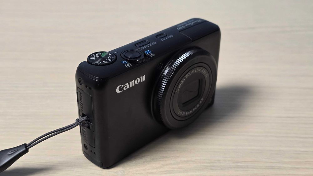 Canon PowerShot S90