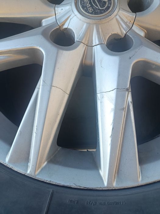 Продам диски с шинами от LX 470