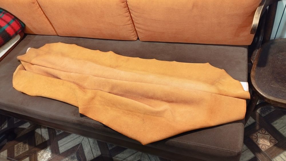 Плот за маса с покривка  и стъкло