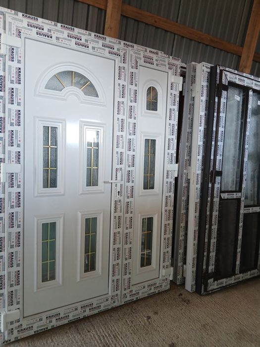 Vand tâmplărie PVC preț producator