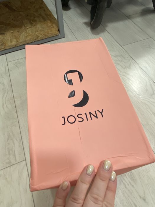 Продам сандали молочного цвета