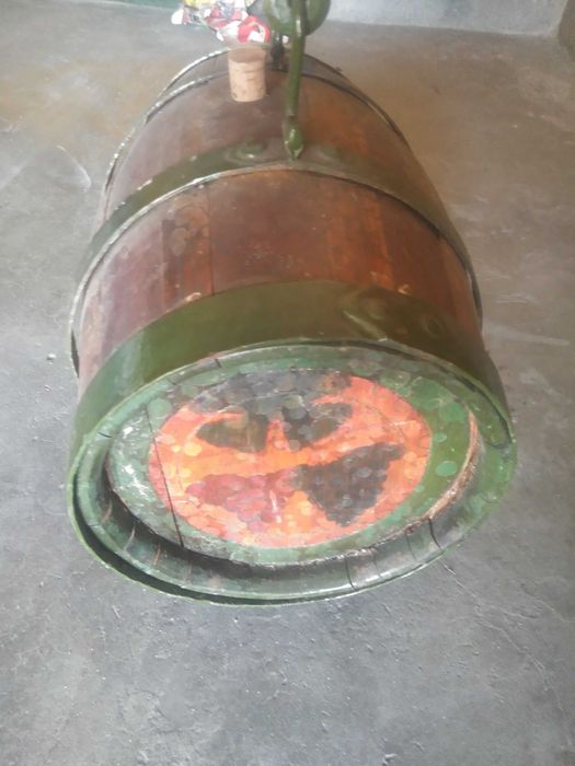 Красиво дървено буре