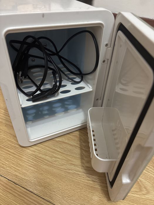 Холодильник для косметики