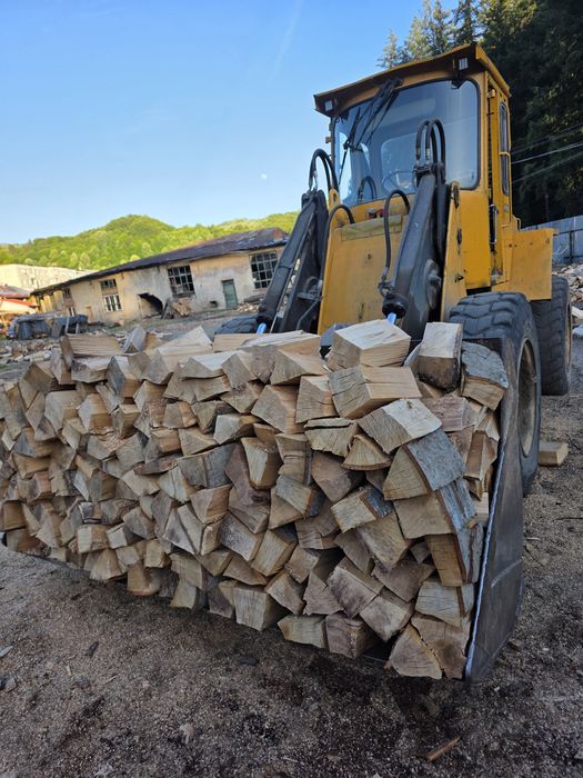 Ofertă! S.C.vinde lemn de foc tăiat si spart 350 lei/ metrul ster