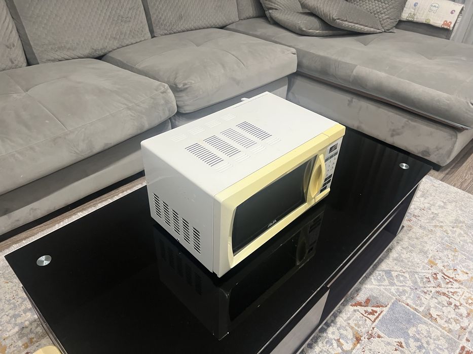 микроволновка в отличном состоянии