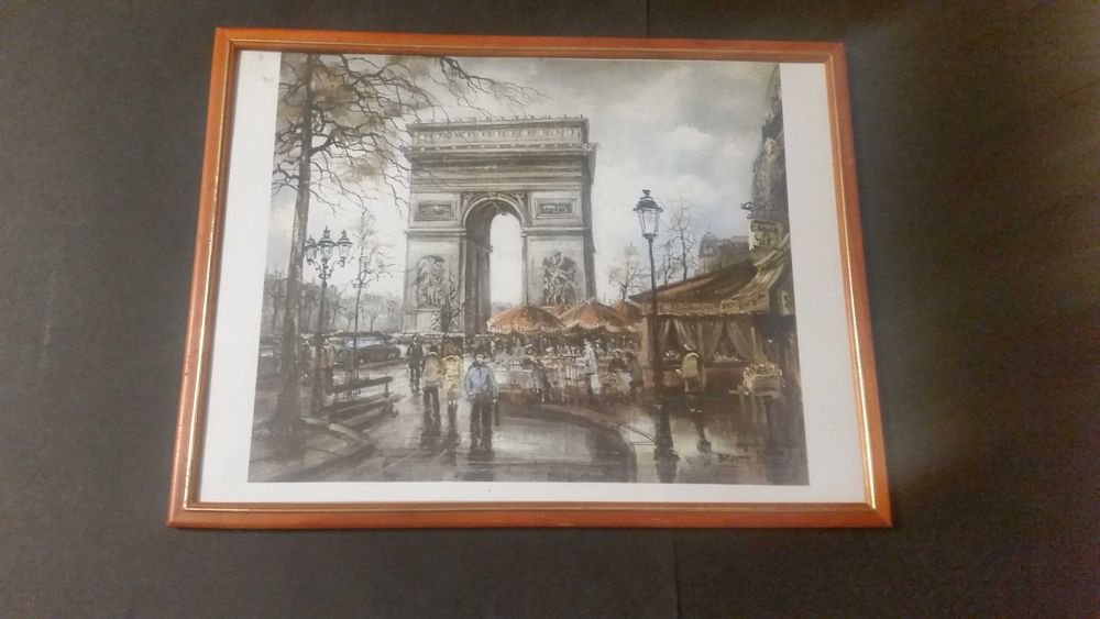 3 картини с пейзажи от най известните забележителности в Париж.