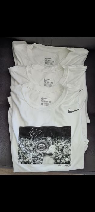 Tricouri Nike Simona Halep cu semnatura
