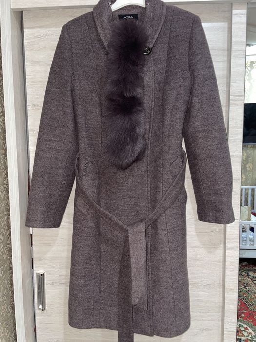 Zudlik bilan ayollar kiyimlari sotiladi