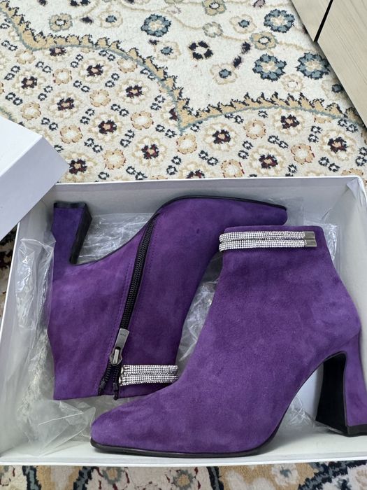 Замшевые ботильоны