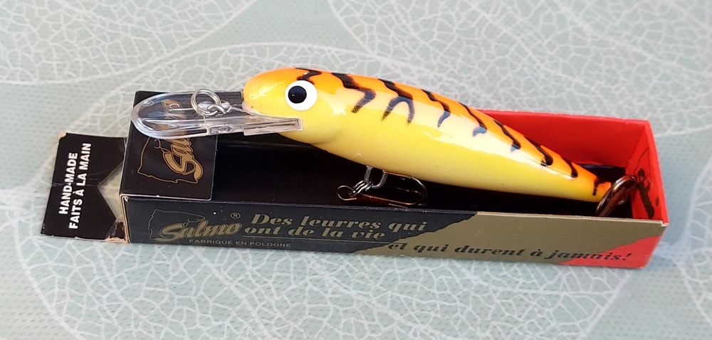 Воблери Salmo Roach