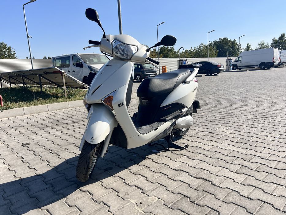 Scuter Honda Lead 2009 | 24.000 km  | Gata de drum