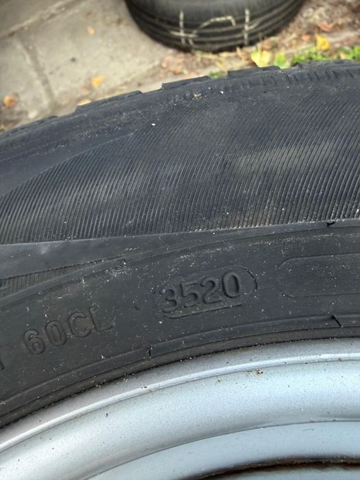 Roti tabla 16inch Tiguan 205/60/16 Nokian IARNA Dot3520