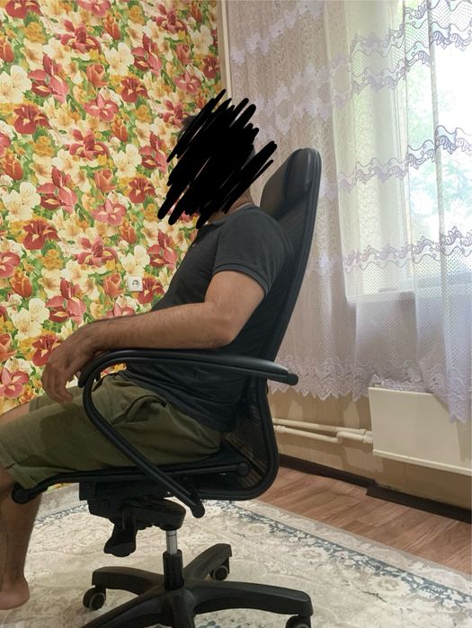 Офисная кресло.