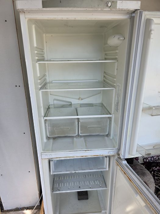 Холодильник indesit