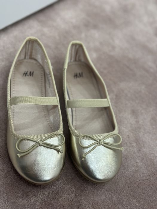Златисти пантофки HM 28 номер