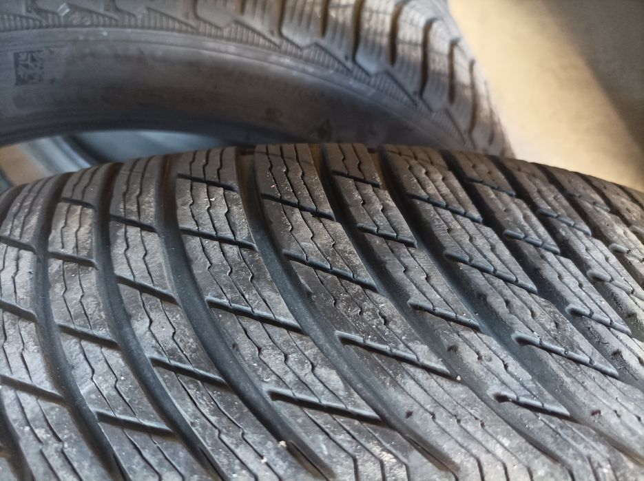 Продавам 4 зимни гуми 295/35/21 Michelin PA 5-480 евро.