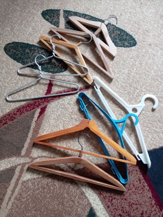 Плечики для одежды б/у.