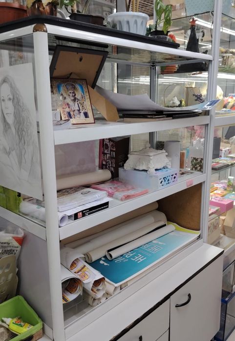 Продам Ветрину Срочно