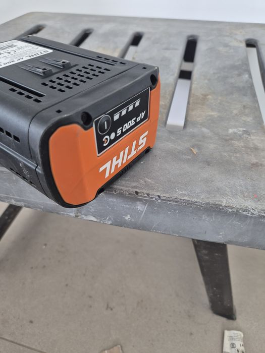 Acumulator ,baterie Stihl AP 300 S , aproape nouă