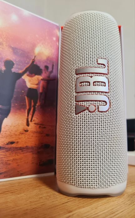 Boxa jbl Harman Flip6 alb/gri, originală !