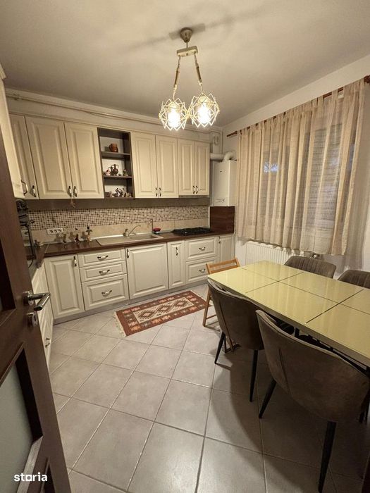 Apartament 3 camere curte proprie cadastrata 280 mp