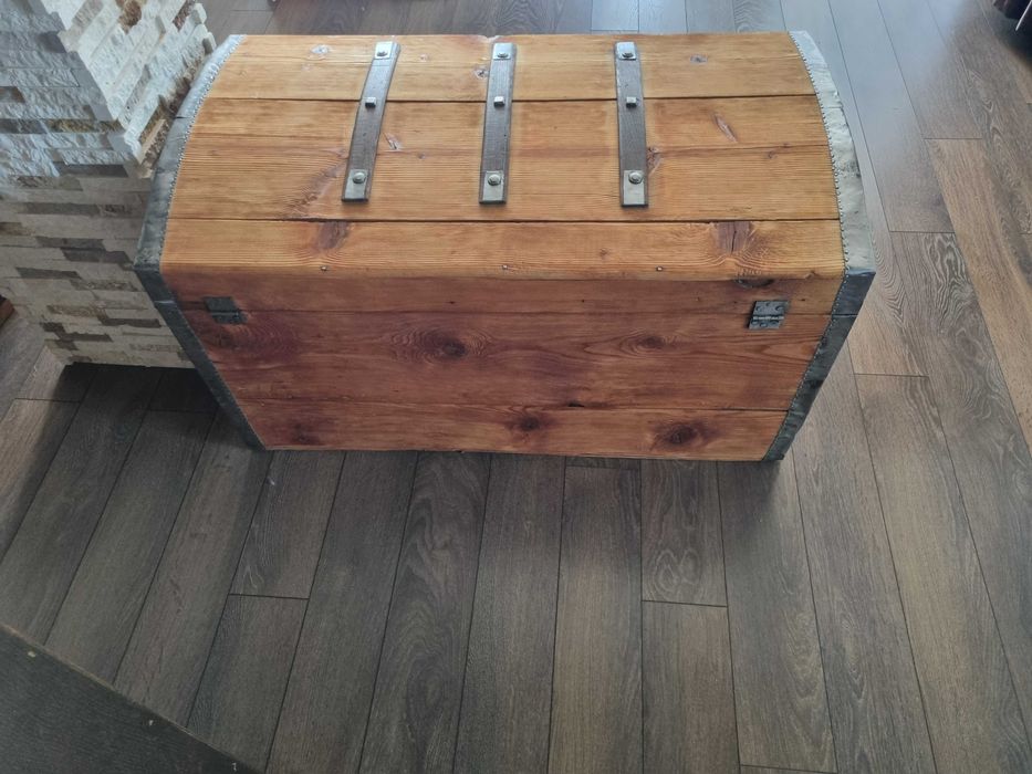 Стар сандък/ракла/скрин/ два броя