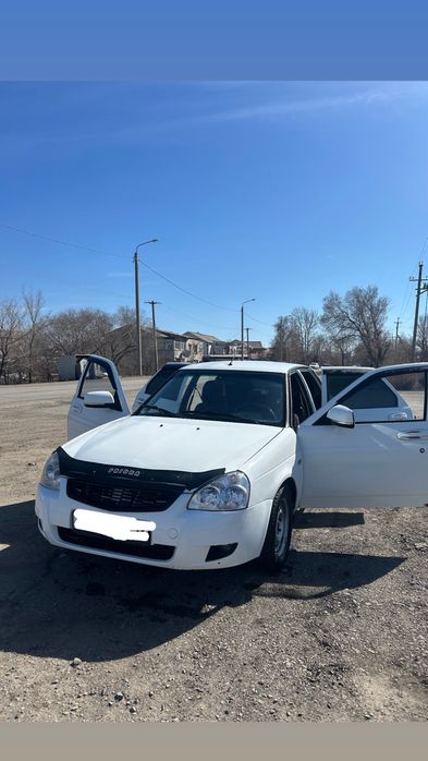 Продам машину Приора