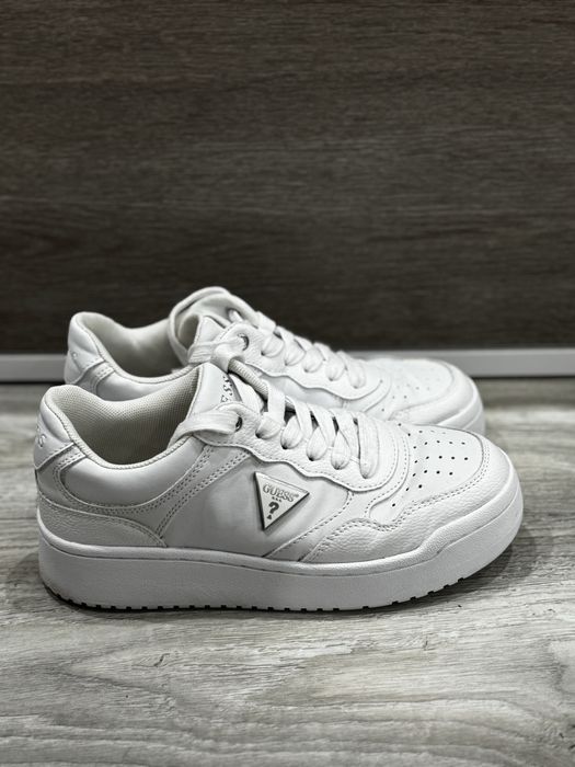 Дамски бели кецове Guess