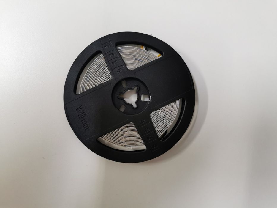 Bandă led cu lumină caldă