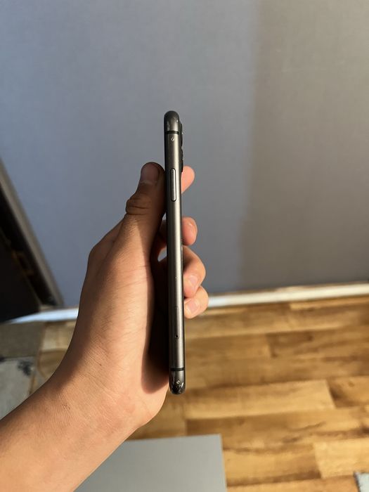 Продам айфон 11