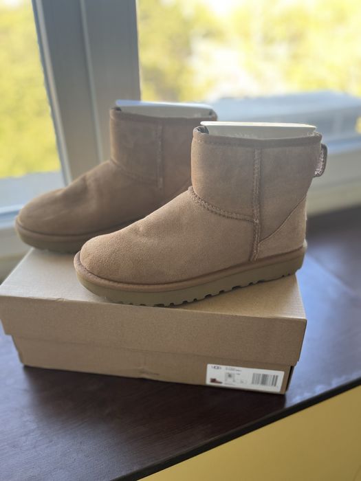 Велурени апрески UGG Classic Mini II -37номер