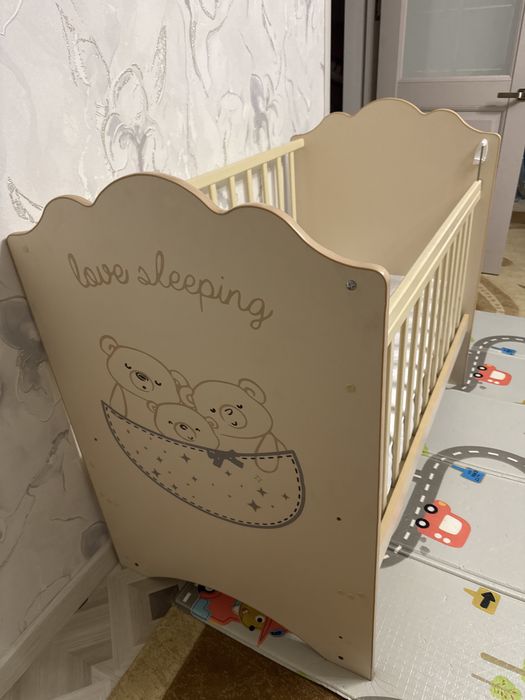 продаю почти новый манеж