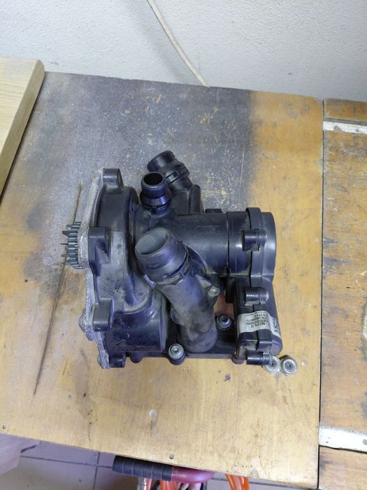 Pompa recirculare antigel Audi a5 2014