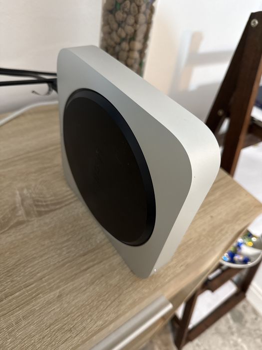 Vand mini mac m2 pro impecabil