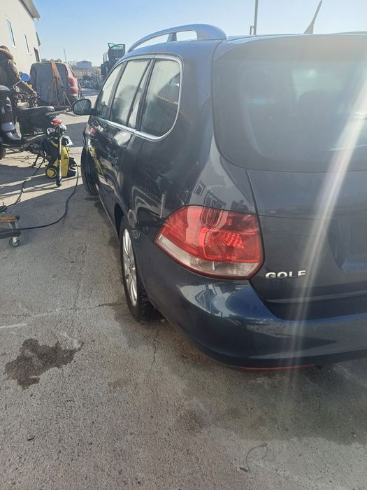 Dezmembrez Golf 5 break 19 BLS 105 CP  CUTIE Automata KHM Culoare LC5F