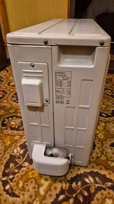 Инверторен климатик HITACHI RAS-10 EH1 + ОПЦИЯ ЗА МОНТАЖ