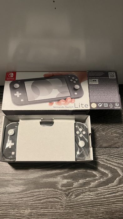 Конзола Nintendo Switch lite С ГАРАНЦИЯ