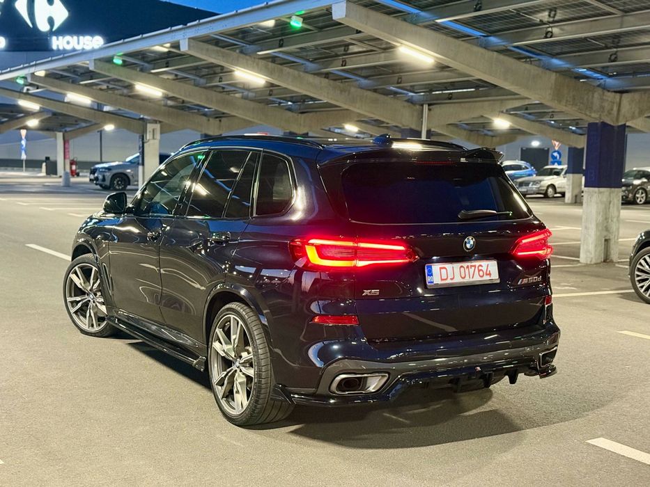 BMW X5 M50D 400 CP  –Laser Lights – Sky Lounge: